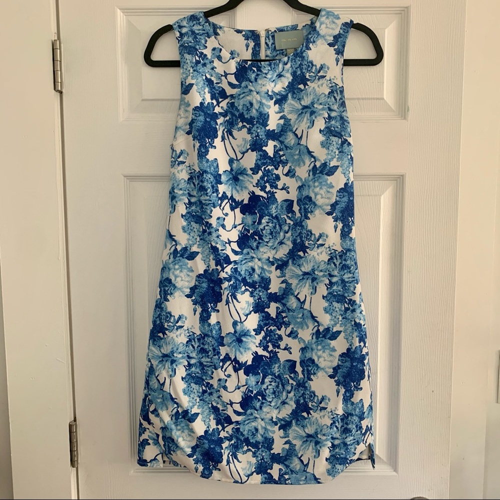 Skies Are Blue flowered dress - small